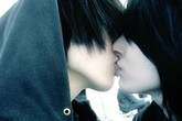 Hôn sâu khi răng chảy máu có lây HIV? Hôn sâu khi răng chảy máu có lây HIV?