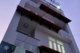 Nhân viên bảo trì bị thang máy ép chết Nhân viên bảo trì bị thang máy ép chết