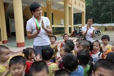 Xem thầy giáo mầm non độc nhất huyện chăm trẻ Xem thầy giáo mầm non độc nhất huyện chăm trẻ