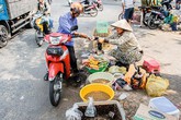 Chợ sâu bọ - nét văn hóa thú vị của người Sài Gòn Chợ sâu bọ - nét văn hóa thú vị của người Sài Gòn
