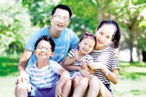 Nhạc sĩ - ca sĩ Hoàng Bách: “Nổi tiếng là khái niệm xa lạ với con tôi” Nhạc sĩ - ca sĩ Hoàng Bách: “Nổi tiếng là khái niệm xa lạ với con tôi”