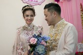 Đinh Ngọc Diệp cười rạng rỡ trong lễ ăn hỏi với Victor Vũ Đinh Ngọc Diệp cười rạng rỡ trong lễ ăn hỏi với Victor Vũ