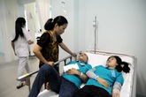 Hơn 100 công nhân nhập viện sau khi dùng cơm chiều Hơn 100 công nhân nhập viện sau khi dùng cơm chiều