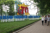 Hàng triệu người dân vui trong ngày Đại lễ Hàng triệu người dân vui trong ngày Đại lễ