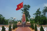 Hai bố con bỏ tiền túi xây lại nghĩa trang liệt sĩ xã Hai bố con bỏ tiền túi xây lại nghĩa trang liệt sĩ xã