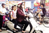 Học sinh không đội mũ bảo hiểm, giáo viên chịu trách nhiệm? Học sinh không đội mũ bảo hiểm, giáo viên chịu trách nhiệm?