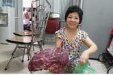 Cách phân biệt thịt bò khô làm giả từ thịt lợn, phổi lợn Cách phân biệt thịt bò khô làm giả từ thịt lợn, phổi lợn