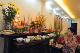 Không nên đặt cành vàng, lá ngọc xin ở chùa lên bàn thờ Không nên đặt cành vàng, lá ngọc xin ở chùa lên bàn thờ