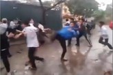Học sinh Hà Nội “dàn trận” đấm đá nhau dã man Học sinh Hà Nội “dàn trận” đấm đá nhau dã man