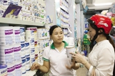 Nơm nớp khi dùng sữa cao cấp cho con Nơm nớp khi dùng sữa cao cấp cho con