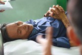 Diễn viên Ván bài lật ngửa: 'Tôi định về nhà chờ ngày chết' Diễn viên Ván bài lật ngửa: 'Tôi định về nhà chờ ngày chết'