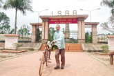 Ông lão 90 tuổi kể chuyện gặp “liệt sĩ” ở nghĩa trang Ông lão 90 tuổi kể chuyện gặp “liệt sĩ” ở nghĩa trang