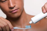 Ác mộng vì chồng lười... đánh răng Ác mộng vì chồng lười... đánh răng
