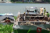Sà lan tông ghe đang đậu, 2 mẹ con chết thảm Sà lan tông ghe đang đậu, 2 mẹ con chết thảm