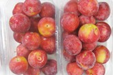 Chê mận Việt, nhà giàu khoái ăn mận Mỹ 600 ngàn/kg Chê mận Việt, nhà giàu khoái ăn mận Mỹ 600 ngàn/kg