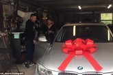 Món quà 2 chàng trai tặng mẹ làm hàng nghìn người rơi lệ Món quà 2 chàng trai tặng mẹ làm hàng nghìn người rơi lệ