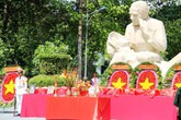 Xúc động lễ đưa hài cốt 14 liệt sĩ về với đất mẹ Xúc động lễ đưa hài cốt 14 liệt sĩ về với đất mẹ