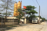 Trạm bê tông “chui” dựng giữa phố: Dân khốn khổ, chính quyền không biết? Trạm bê tông “chui” dựng giữa phố: Dân khốn khổ, chính quyền không biết?