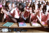 Kenya: Quyền được chăm sóc của trẻ em gái Kenya: Quyền được chăm sóc của trẻ em gái