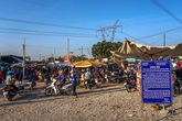 Giải tỏa chợ tự phát dưới đường điện cao thế ở Bình Dương: Lo cho tính mạng người dân Giải tỏa chợ tự phát dưới đường điện cao thế ở Bình Dương: Lo cho tính mạng người dân