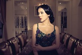 Ca sĩ Lệ Quyên: Làm nghệ thuật rất dễ bị cám dỗ và nảy sinh chuyện “ong bướm” Ca sĩ Lệ Quyên: Làm nghệ thuật rất dễ bị cám dỗ và nảy sinh chuyện “ong bướm”