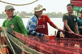 Quảng Bình: Chính quyền và ngư dân chung tay sau sự cố ô nhiễm môi trường biển Quảng Bình: Chính quyền và ngư dân chung tay sau sự cố ô nhiễm môi trường biển