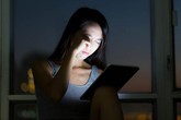 Thiếu nữ suýt mù mắt do nghiện phim Thiếu nữ suýt mù mắt do nghiện phim