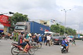 Đà Nẵng: Cụ bà chết thảm dưới bánh xe container Đà Nẵng: Cụ bà chết thảm dưới bánh xe container