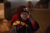 Nhói lòng nhìn trẻ con mưu sinh trong mưa buốt Nhói lòng nhìn trẻ con mưu sinh trong mưa buốt