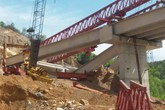 3 dầm cầu bị gãy trên đường cao tốc là do…trời mưa lớn! 3 dầm cầu bị gãy trên đường cao tốc là do…trời mưa lớn!