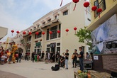 Giới trẻ Hạ Long ùn ùn kéo đến Little Việt Nam trong dịp nghỉ Lễ Giới trẻ Hạ Long ùn ùn kéo đến Little Việt Nam trong dịp nghỉ Lễ
