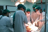 Hà Tĩnh: Cứu sống bệnh nhân bị vỡ phình động mạch hiếm gặp Hà Tĩnh: Cứu sống bệnh nhân bị vỡ phình động mạch hiếm gặp