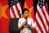 'Không đủ can đảm để nghe Mỹ Linh hát hết bài Quốc ca' 'Không đủ can đảm để nghe Mỹ Linh hát hết bài Quốc ca'