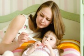 Trẻ phải nhập viện nhiều lần do bệnh hô hấp giao mùa Trẻ phải nhập viện nhiều lần do bệnh hô hấp giao mùa