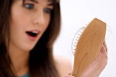 Thoát khỏi ám ảnh rụng tóc, bạn có thể? Thoát khỏi ám ảnh rụng tóc, bạn có thể?