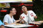 Lạ lùng với cuộc thi ăn bánh quy trong vòng 3 phút Lạ lùng với cuộc thi ăn bánh quy trong vòng 3 phút