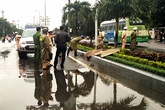 Kinh hoàng phát hiện thi thể 2 thanh niên trước cổng trường đại học Kinh hoàng phát hiện thi thể 2 thanh niên trước cổng trường đại học