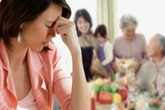 Mẹ chồng - mẹ đẻ và cuộc chiến mớ rau Mẹ chồng - mẹ đẻ và cuộc chiến mớ rau
