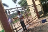 Hành động quay lưng nói chuyện với phụ huynh của Hiệu trưởng Trần Xuân Ngọc không thể chấp nhận được Hành động quay lưng nói chuyện với phụ huynh của Hiệu trưởng Trần Xuân Ngọc không thể chấp nhận được