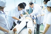 Thêm 12 người nghi phơi nhiễm HIV sau vụ tai nạn ở Kon Tum Thêm 12 người nghi phơi nhiễm HIV sau vụ tai nạn ở Kon Tum