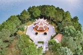 Bí ẩn gia tộc từ ngôi đền thiêng trên hồ Kẻ Gỗ Bí ẩn gia tộc từ ngôi đền thiêng trên hồ Kẻ Gỗ