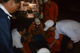 Vượt 50 hải lý, cấp cứu kịp thời ngư dân bị đau bụng dữ dội Vượt 50 hải lý, cấp cứu kịp thời ngư dân bị đau bụng dữ dội