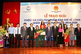 Trao giải thưởng Cuộc thi báo chí viết về công tác giảm nghèo giai đoạn 2016 - 2020 Trao giải thưởng Cuộc thi báo chí viết về công tác giảm nghèo giai đoạn 2016 - 2020