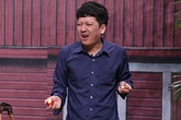 Thái độ trái ngược của Trường Giang trong 2 lần bị khán giả ném chai nước Thái độ trái ngược của Trường Giang trong 2 lần bị khán giả ném chai nước