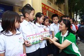 Vinamilk chia sẻ khó khăn với các hộ nghèo bị ảnh hưởng do lũ tại hà nội Vinamilk chia sẻ khó khăn với các hộ nghèo bị ảnh hưởng do lũ tại hà nội