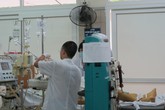 Uống 19 viên paracetamol hạ sốt, nam thanh niên ngộ độc, viêm gan nặng Uống 19 viên paracetamol hạ sốt, nam thanh niên ngộ độc, viêm gan nặng