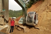 Gặp người công nhân dùng máy cẩu cứu 12 người thoát chết Gặp người công nhân dùng máy cẩu cứu 12 người thoát chết