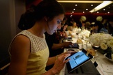 Nhà hàng dùng iPad làm đĩa đựng thức ăn ở Mỹ Nhà hàng dùng iPad làm đĩa đựng thức ăn ở Mỹ