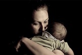 Mẹ bỏ con 9 tháng tuổi đi du lịch - Ai cũng có quyền hạnh phúc, chỉ riêng "mẹ bỉm sữa" thì không? Mẹ bỏ con 9 tháng tuổi đi du lịch - Ai cũng có quyền hạnh phúc, chỉ riêng "mẹ bỉm sữa" thì không?
