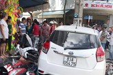 Ôtô lao lên vỉa hè, tông bảy xe máy Ôtô lao lên vỉa hè, tông bảy xe máy